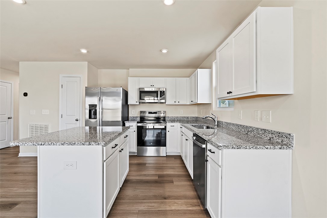 124 Highland Sta Drive Clinton, SC 29325 - Photo 4 of 25