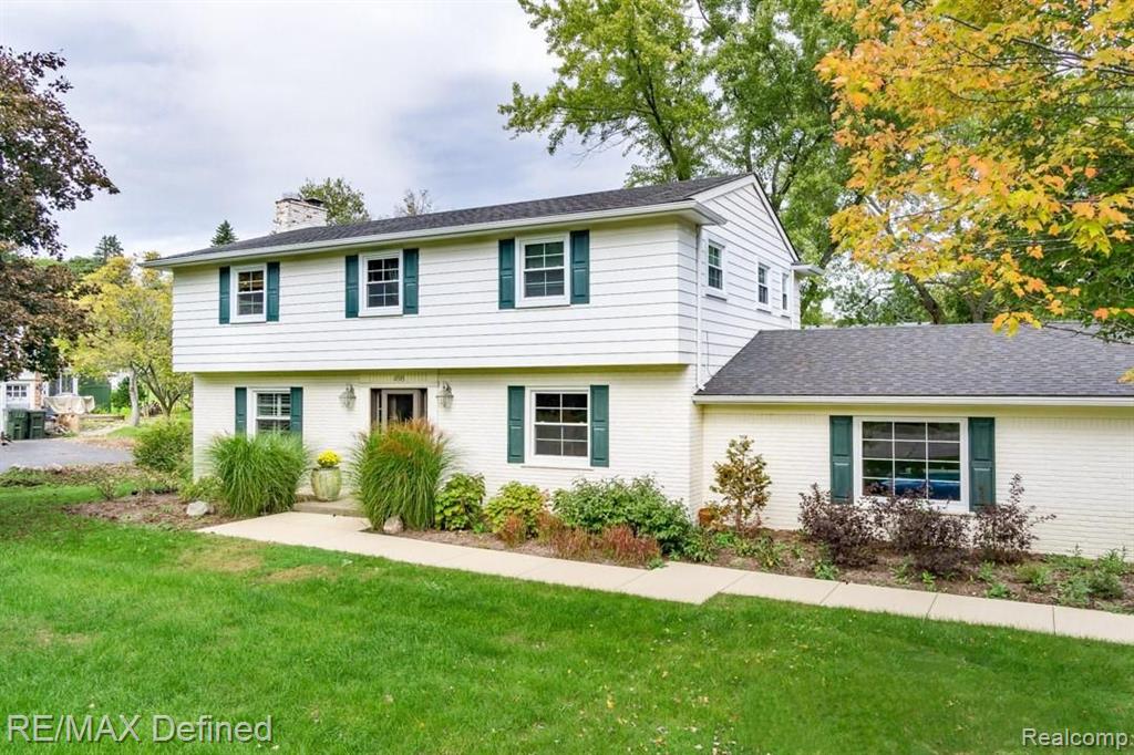 498 Willow Tree Lane Rochester Hills, MI 48306 - Photo 3 of 39