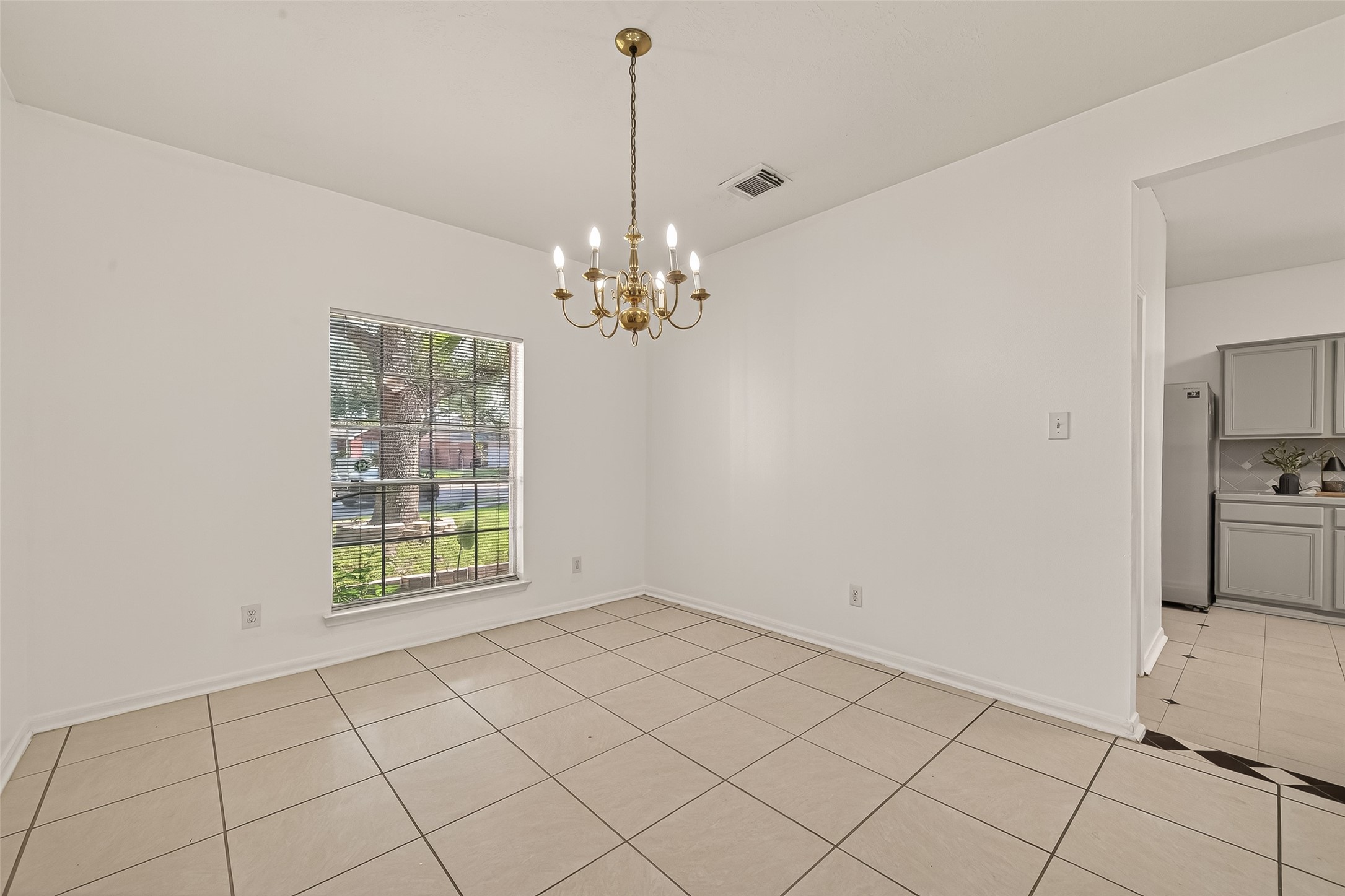16315 April Ridge Drive Houston, TX 77083 - Photo 6 of 48