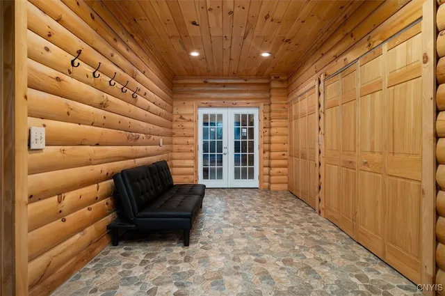 $899,000 | 289 Twin Ponds Drive, Newport, NY 13350