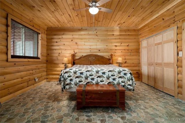 $899,000 | 289 Twin Ponds Drive, Newport, NY 13350