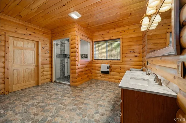 $899,000 | 289 Twin Ponds Drive, Newport, NY 13350