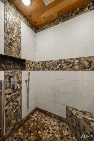 $899,000 | 289 Twin Ponds Drive, Newport, NY 13350