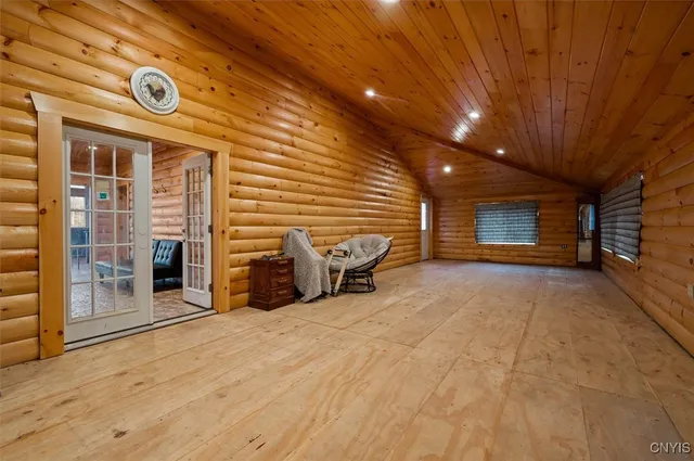 $899,000 | 289 Twin Ponds Drive, Newport, NY 13350