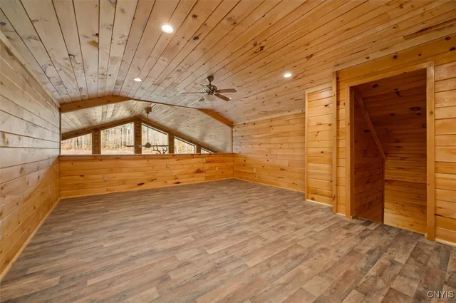 $899,000 | 289 Twin Ponds Drive, Newport, NY 13350