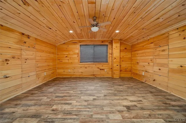 $899,000 | 289 Twin Ponds Drive, Newport, NY 13350