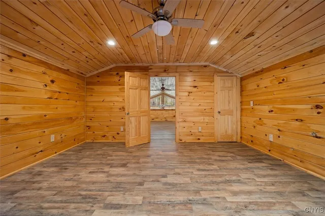 $899,000 | 289 Twin Ponds Drive, Newport, NY 13350