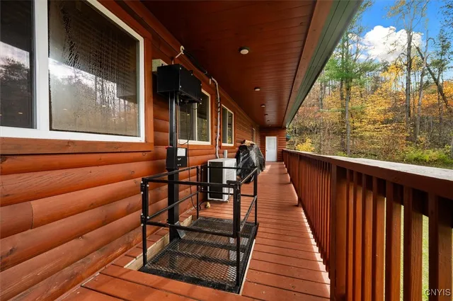 $899,000 | 289 Twin Ponds Drive, Newport, NY 13350