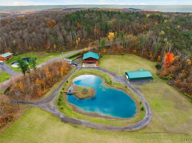 $899,000 | 289 Twin Ponds Drive, Newport, NY 13350