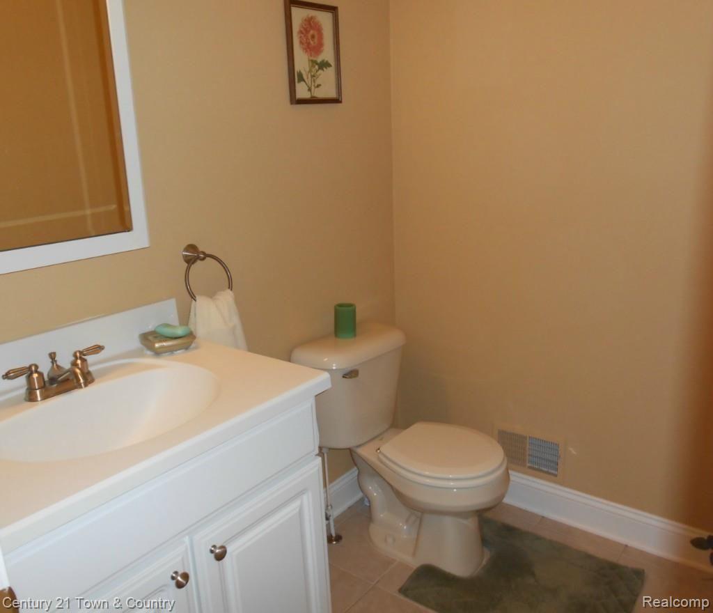 2908 Alexander Street Rochester, MI 48309 - Photo 23 of 38 Half Bath