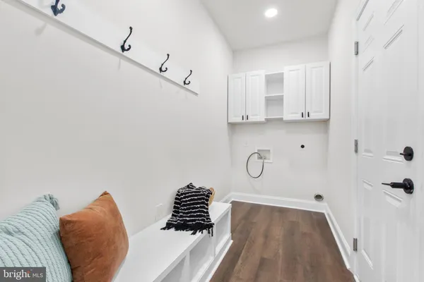 $1,150,000 | 913 Sylvania Avenue, Fredericksburg, VA 22401