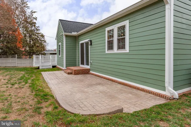 $1,150,000 | 913 Sylvania Avenue, Fredericksburg, VA 22401