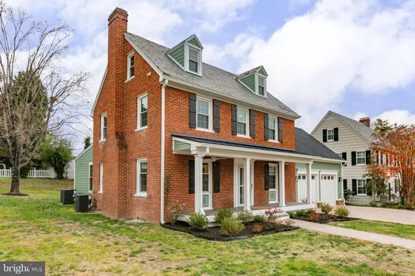 $1,150,000 | 913 Sylvania Avenue, Fredericksburg, VA 22401