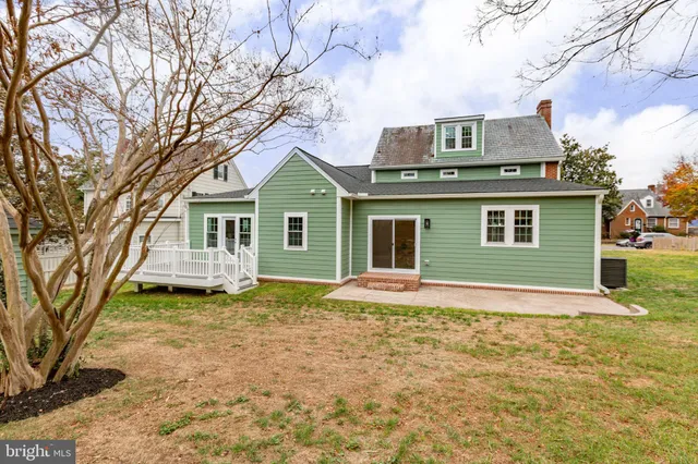 $1,150,000 | 913 Sylvania Avenue, Fredericksburg, VA 22401
