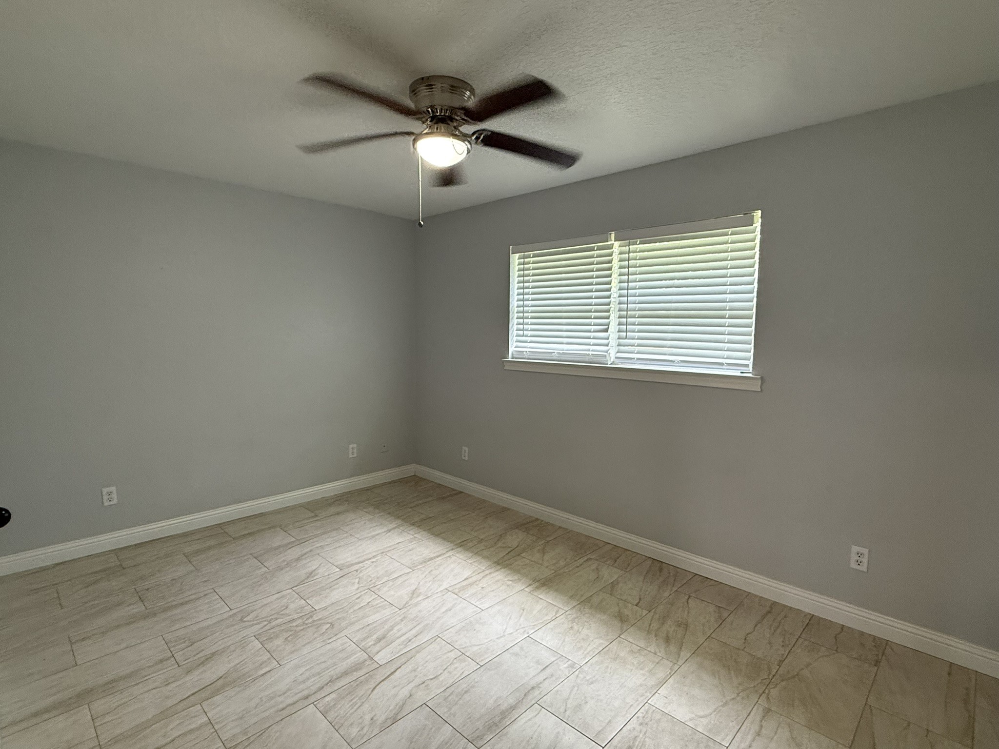5525 Main Street Santa Fe, TX 77510 - Photo 23 of 36 Secondary bedroom