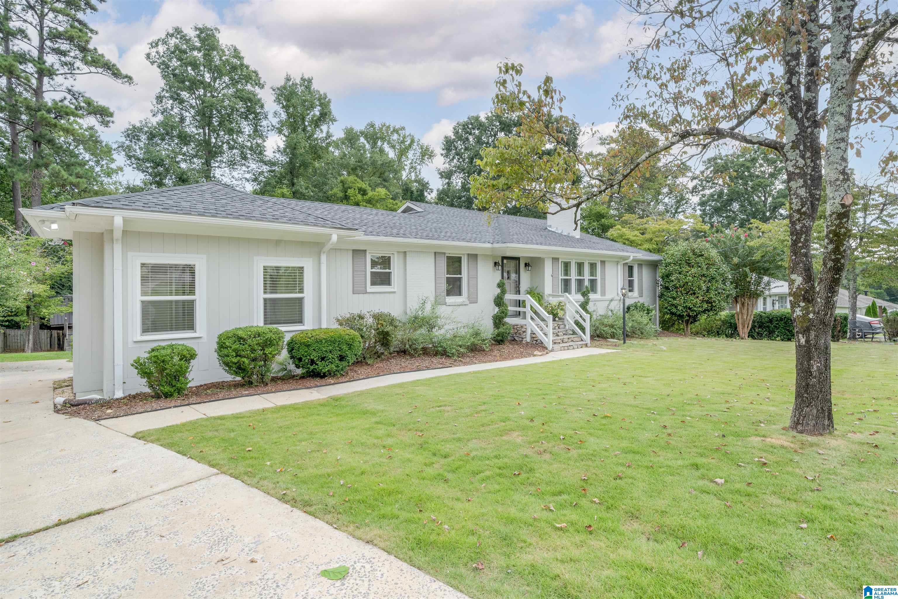 3316 Ridgely Circle Birmingham, AL 35243 - Photo 3 of 36