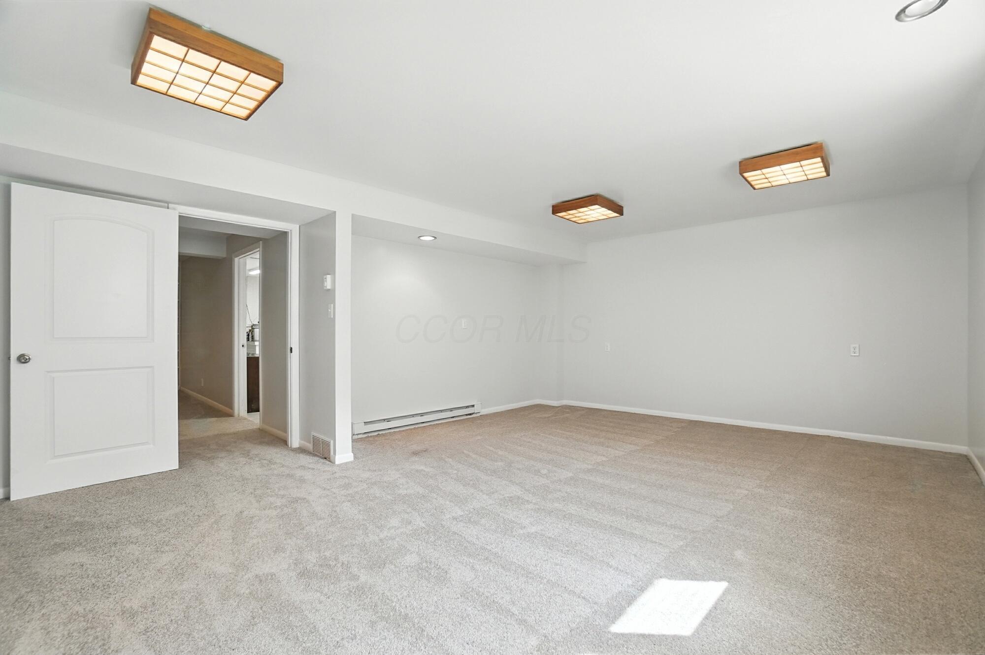 3885 Woodbridge Road Columbus, OH 43220 - Photo 103 of 158 099