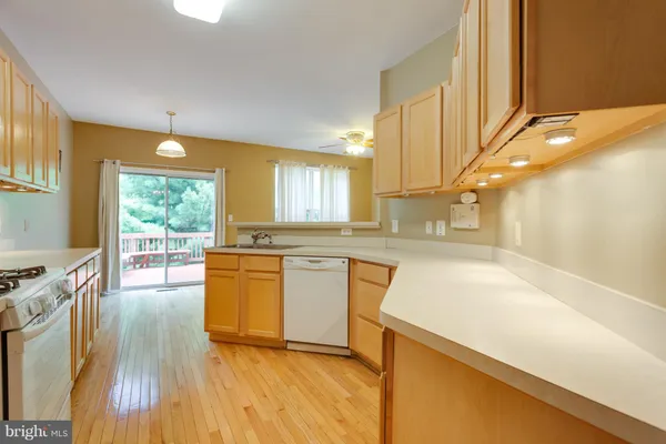 $2,750 | 13396 Burrough Farm Drive, Herndon, VA 20171