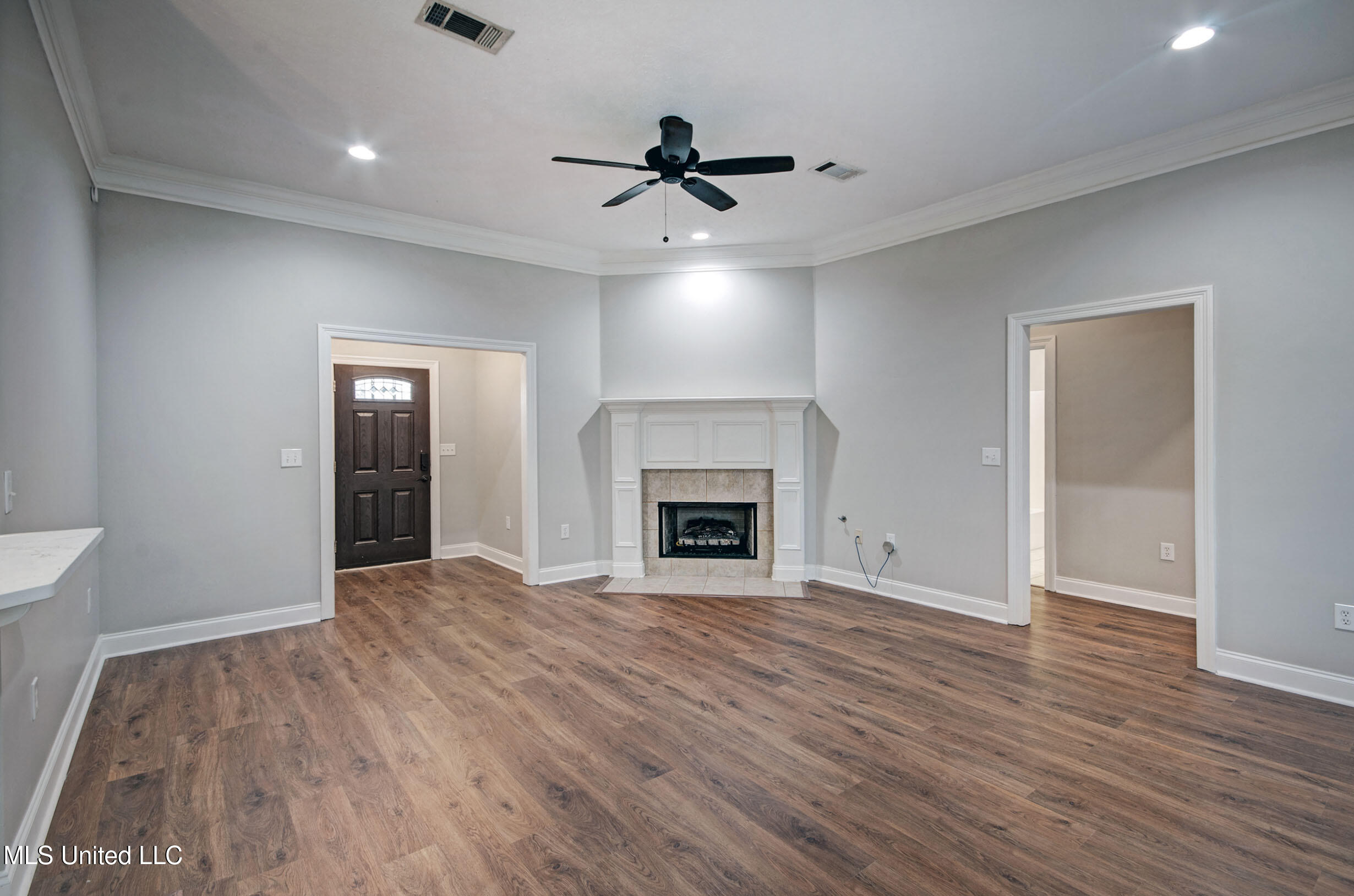 301 Old Town Circle Brandon, MS 39042 - Photo 2 of 24 IMGP5379_80_81