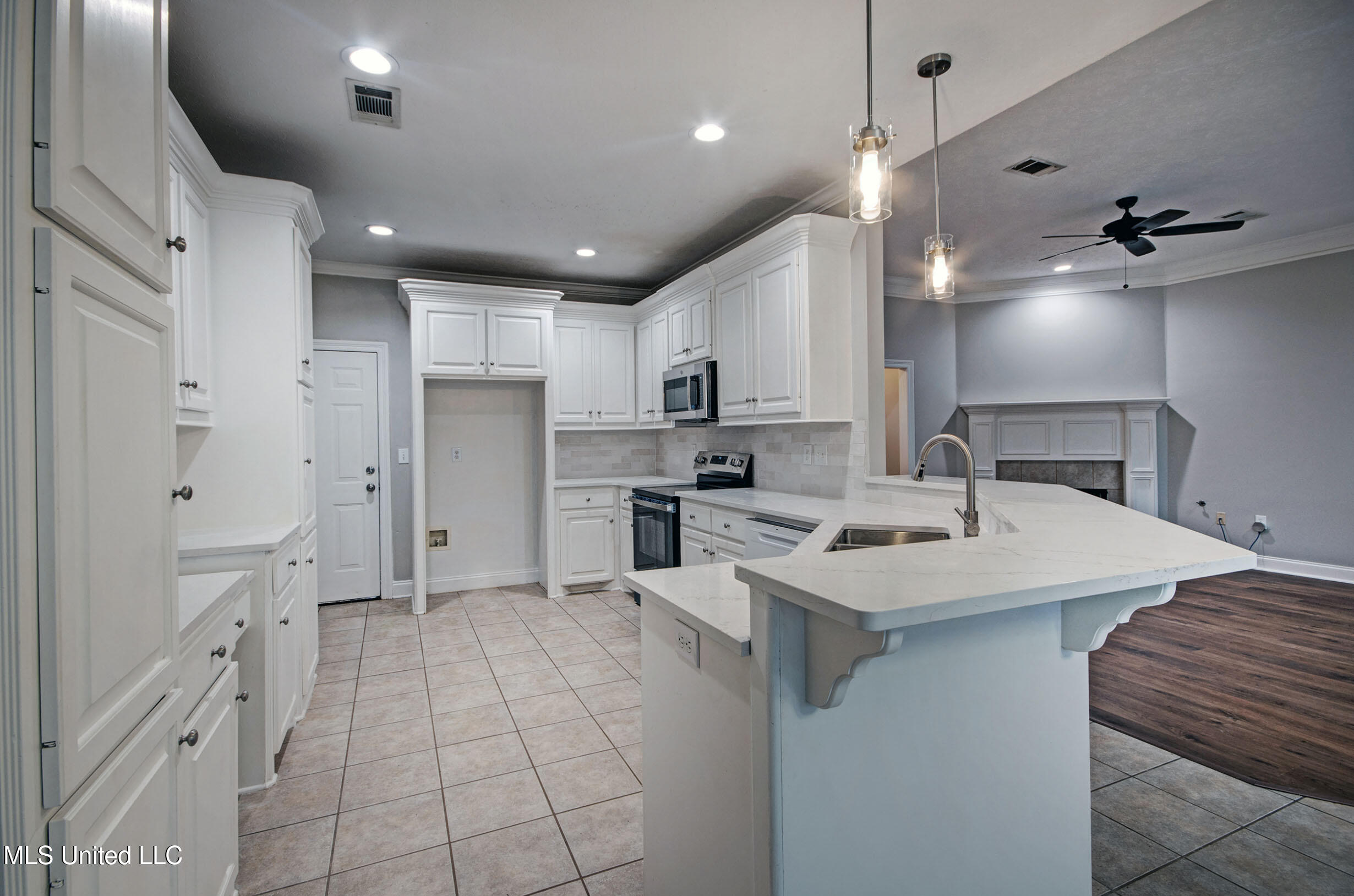 301 Old Town Circle Brandon, MS 39042 - Photo 5 of 24 IMGP5394_5_6