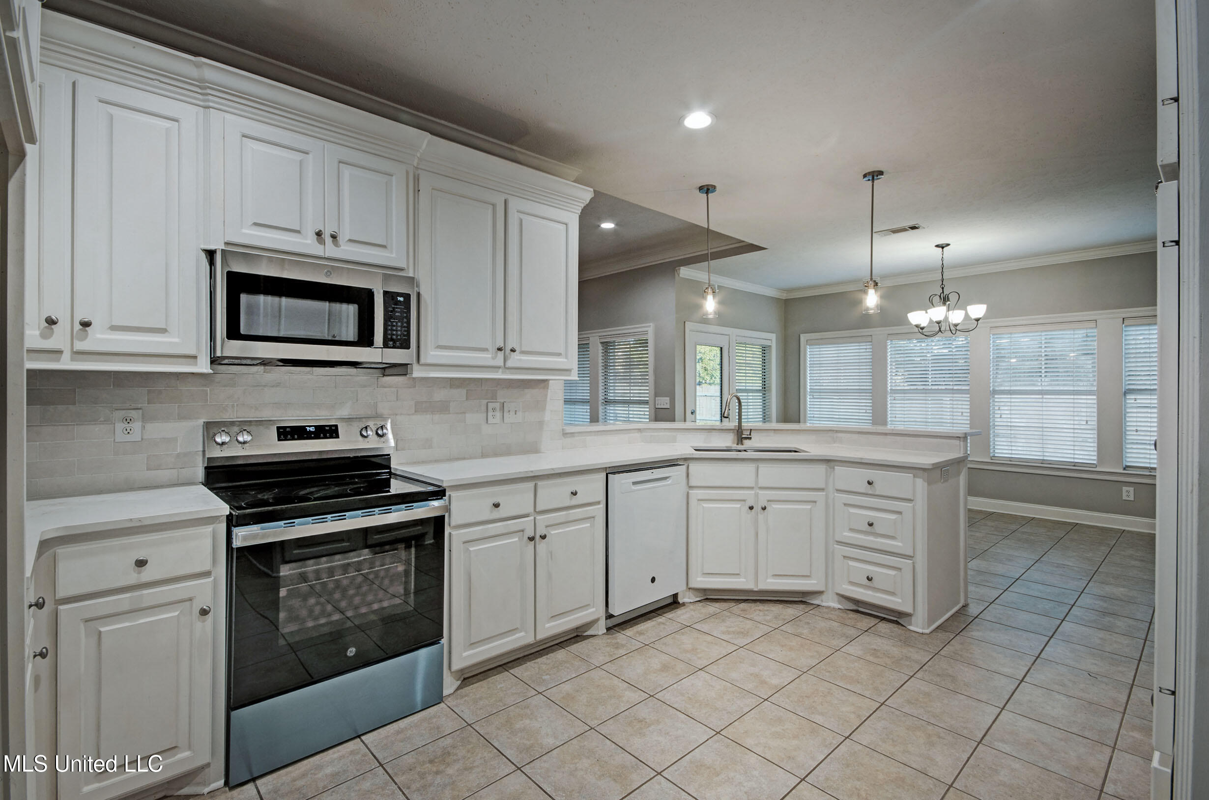 301 Old Town Circle Brandon, MS 39042 - Photo 6 of 24 IMGP5397_8_9