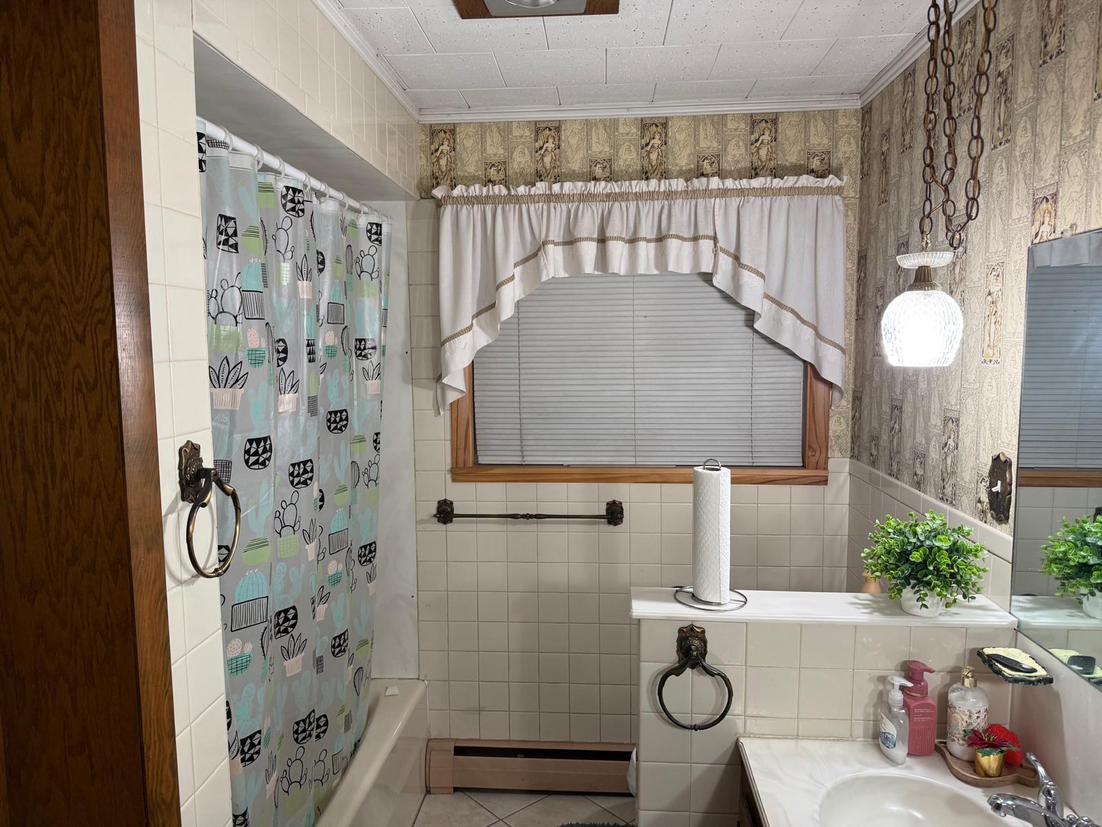 2 Nancy Street Lewiston, ME 04240 - Photo 17 of 26 bathroom