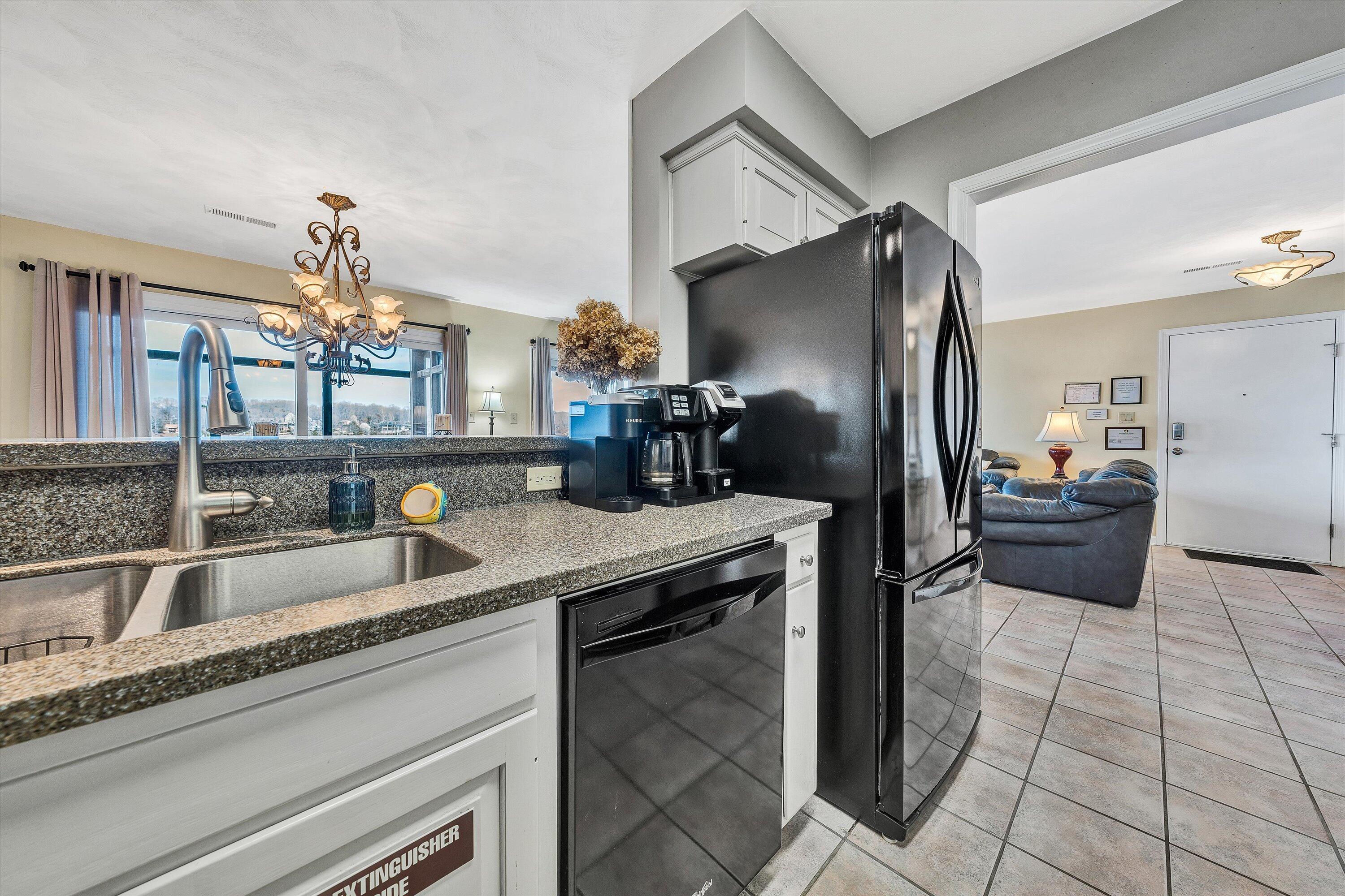 850 Gangplank Road, Unit 302 Moneta, VA 24121 - Photo 11 of 30 12-031420240076