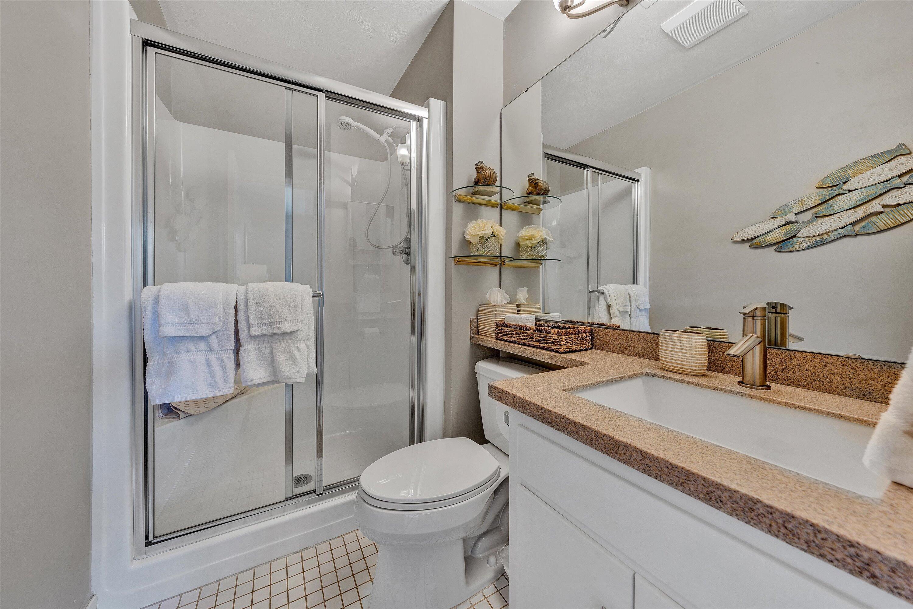 850 Gangplank Road, Unit 302 Moneta, VA 24121 - Photo 14 of 30 15-031420240079