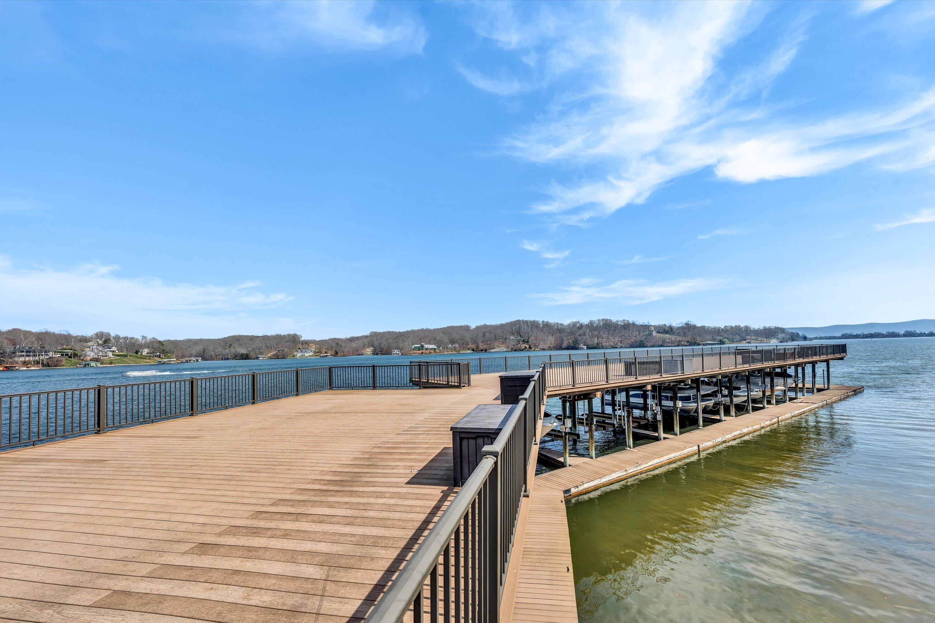 850 Gangplank Road, Unit 302 Moneta, VA 24121 - Photo 25 of 30 26-031420240090