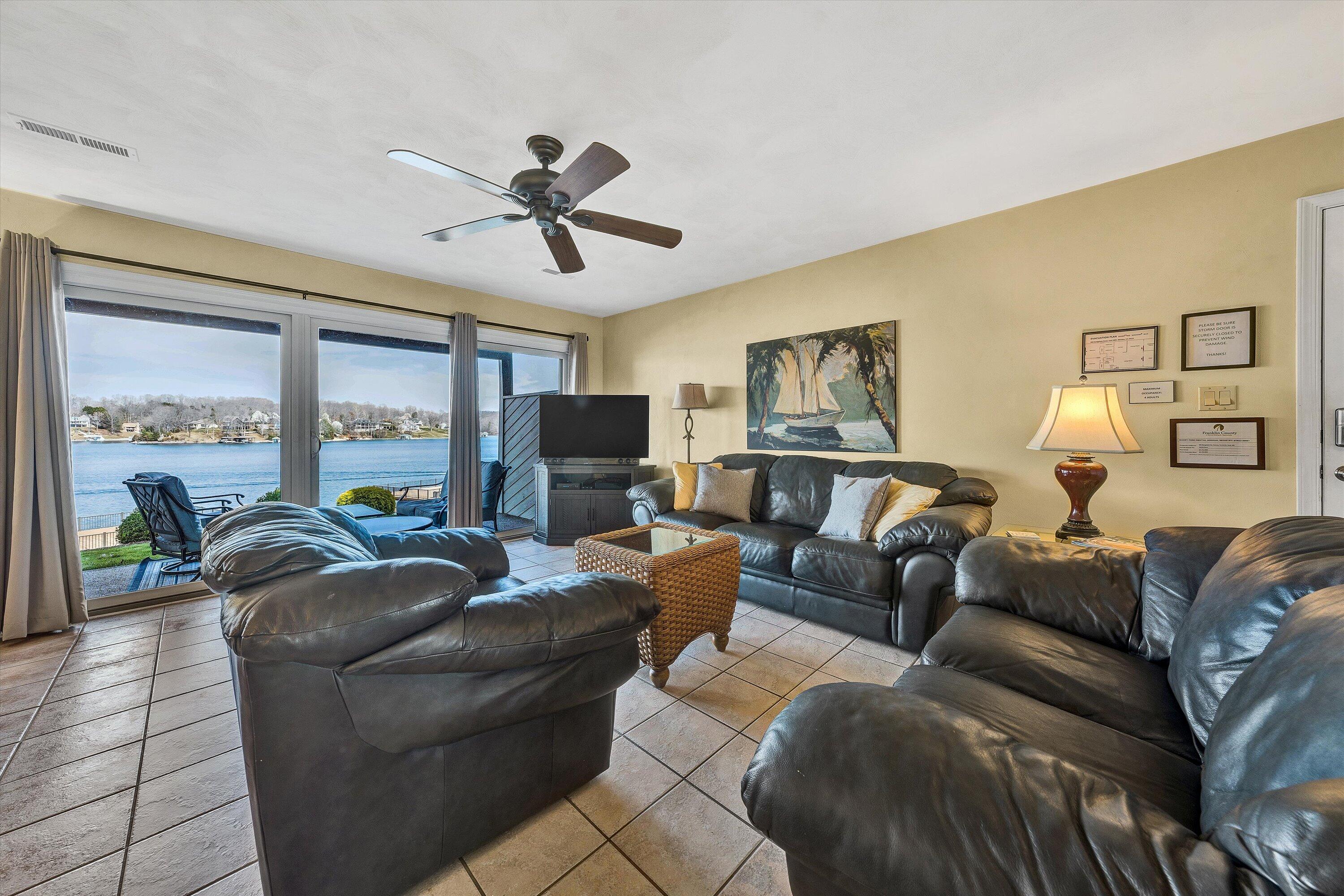 850 Gangplank Road, Unit 302 Moneta, VA 24121 - Photo 6 of 30 07-031420240071