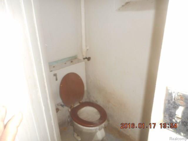 8134 Robson Street Detroit, MI 48228 - Photo 8 of 13