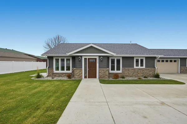 $457,900 | 2338 30th Avenue South, Fargo, ND 58103