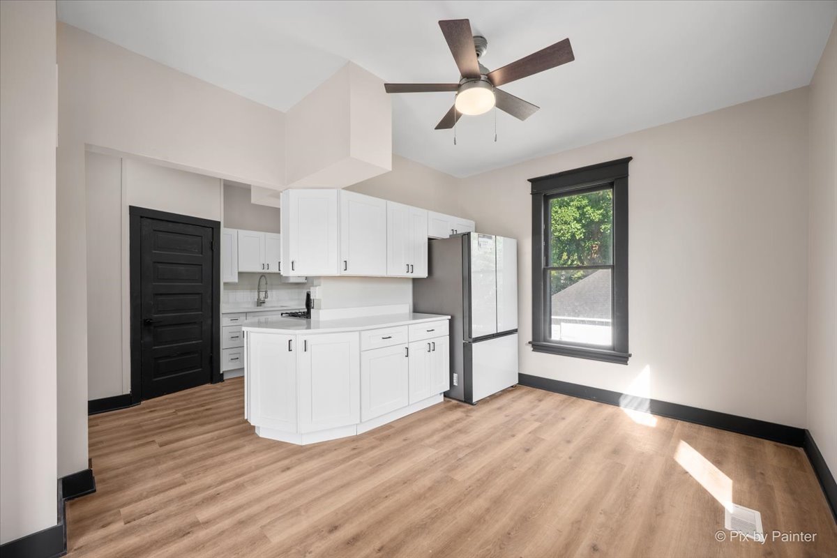 468 Locust Street Elgin, IL 60123 - Photo 13 of 53 Gallery Image 13