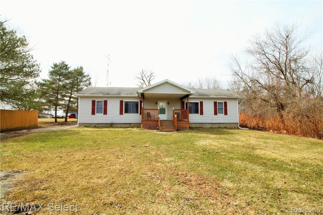 7255 North Bray Road Mount Morris, MI 48458 - Photo 3 of 23 IMG_8953.JPG