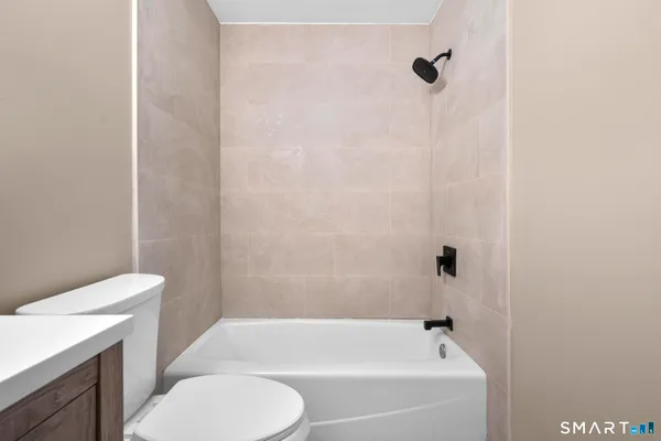 $389,000 | 115 Flax Hill Road, Unit 6, Norwalk, CT 06854