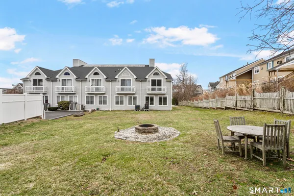 $389,000 | 115 Flax Hill Road, Unit 6, Norwalk, CT 06854