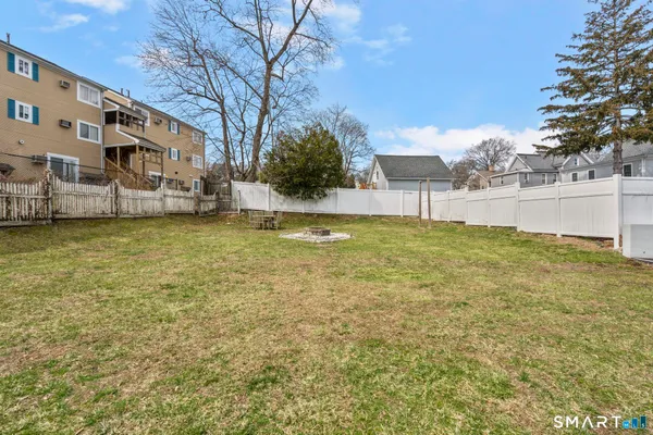 $389,000 | 115 Flax Hill Road, Unit 6, Norwalk, CT 06854