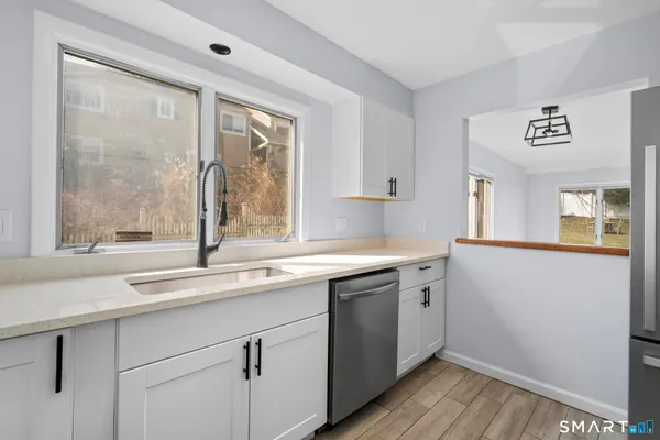 $389,000 | 115 Flax Hill Road, Unit 6, Norwalk, CT 06854