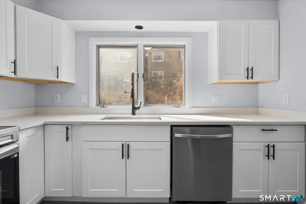 $389,000 | 115 Flax Hill Road, Unit 6, Norwalk, CT 06854