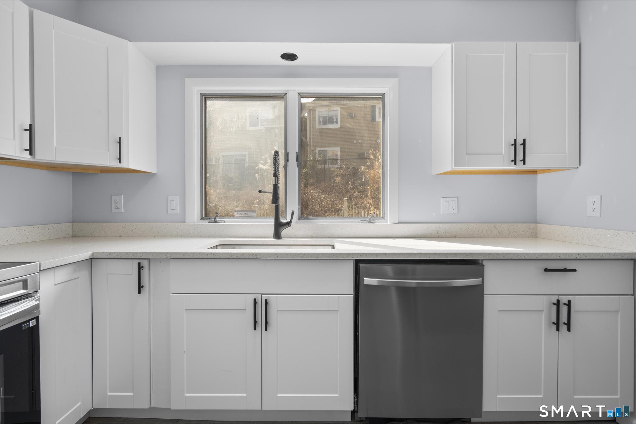 115 Flax Hill Road, Unit 6 Norwalk, CT 06854 - Photo 5 of 38