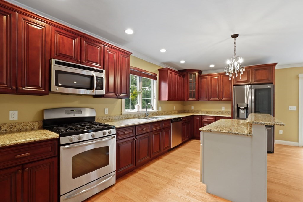 211 Bailey Street Canton, MA 02021 - Photo 11 of 40 Gallery Image 11