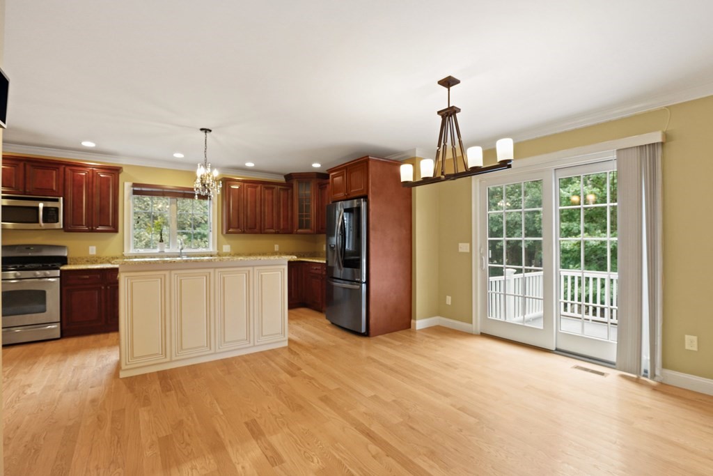211 Bailey Street Canton, MA 02021 - Photo 10 of 40 Gallery Image 10