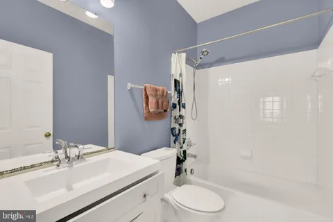 $1,100,000 | 5022 Burnside Farm Place, Haymarket, VA 20169