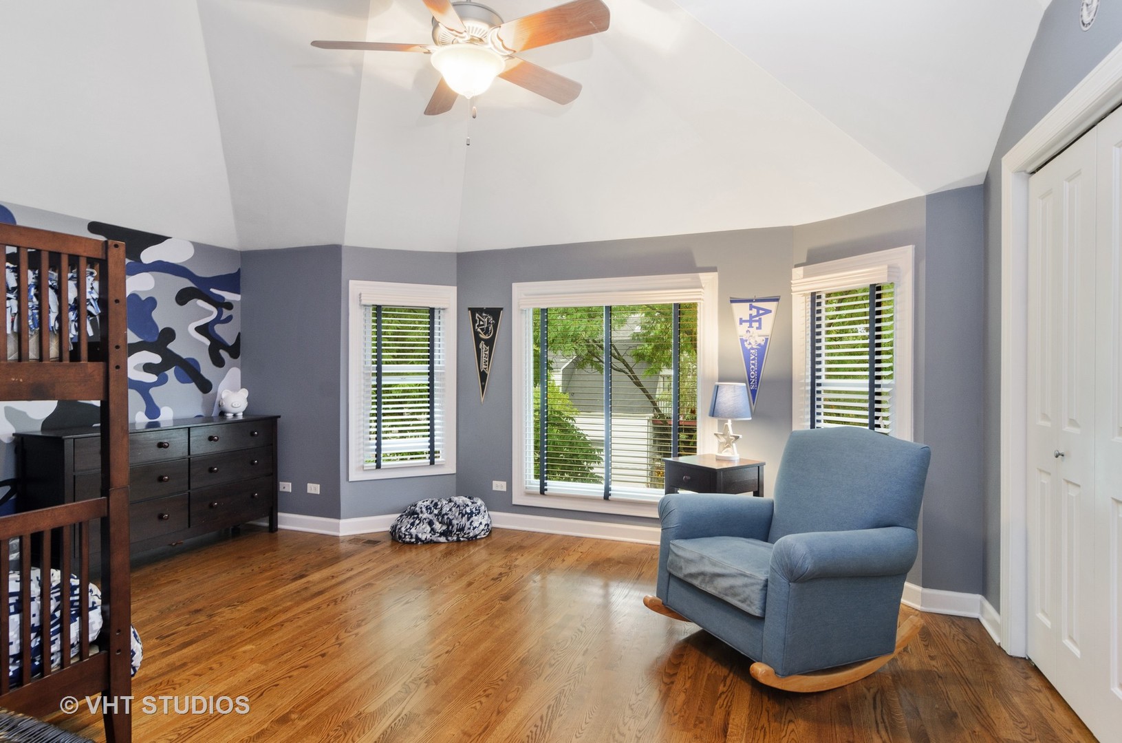 Undisclosed Address Chicago, IL 60618 - Photo 15 of 27