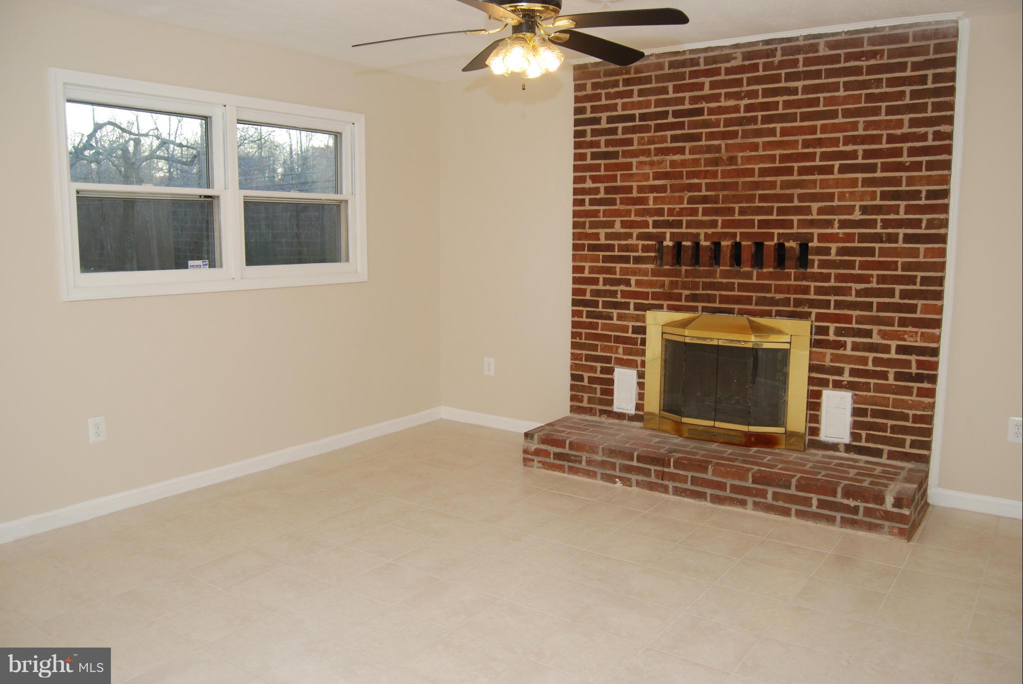 1426 Columbia Beach Road Shady Side, MD 20764 - Photo 10 of 23 Living Room