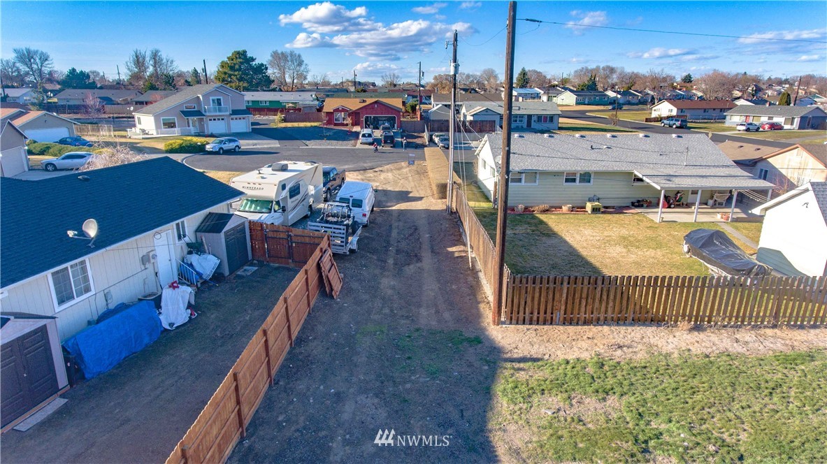 327 North Clark Road Moses Lake, WA 98837 - Photo 4 of 11 Gallery Image 4