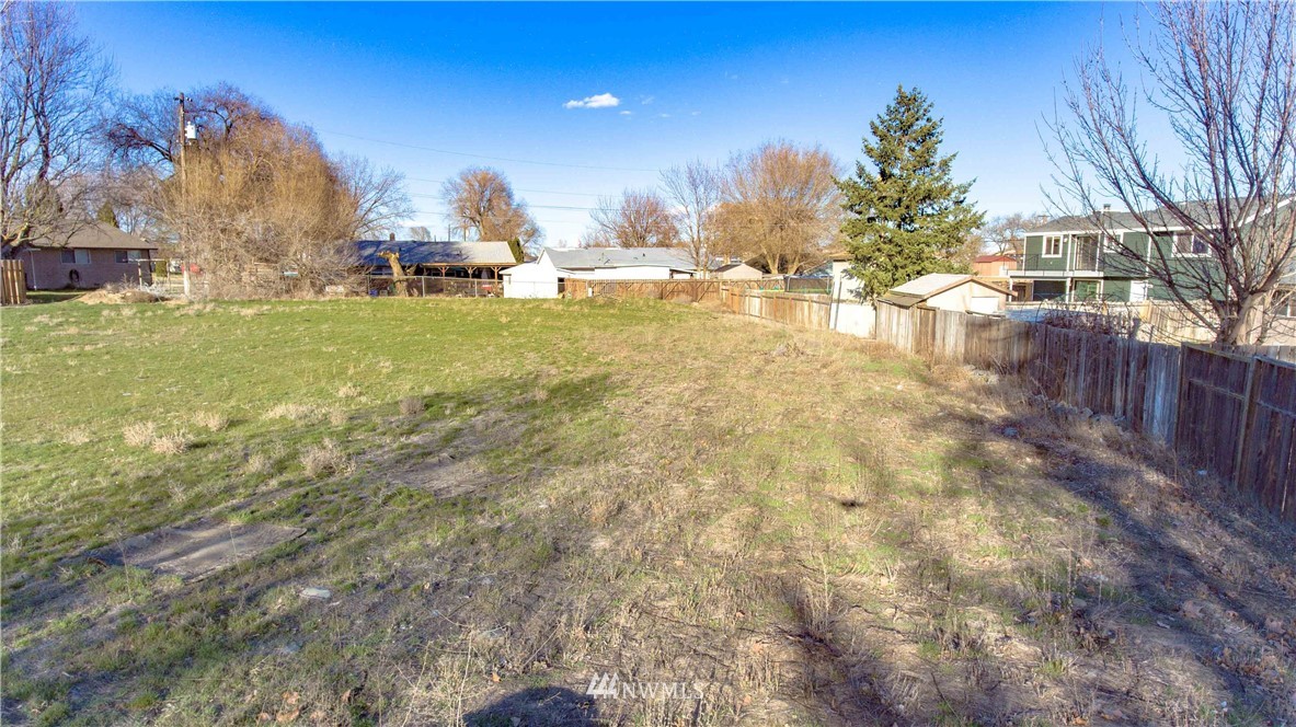 327 North Clark Road Moses Lake, WA 98837 - Photo 7 of 11 Gallery Image 7