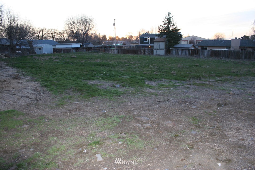 327 North Clark Road Moses Lake, WA 98837 - Photo 9 of 11 Gallery Image 9