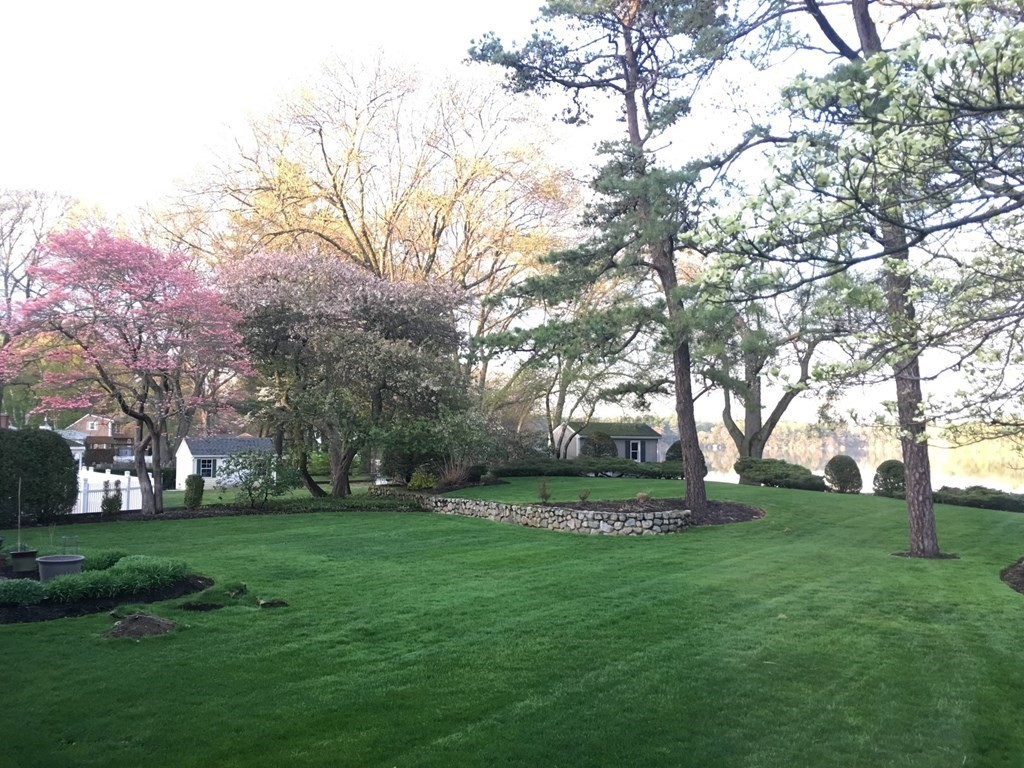 84 Locksley Road Lynnfield, MA 01940 - Photo 27 of 33 Gallery Image 27