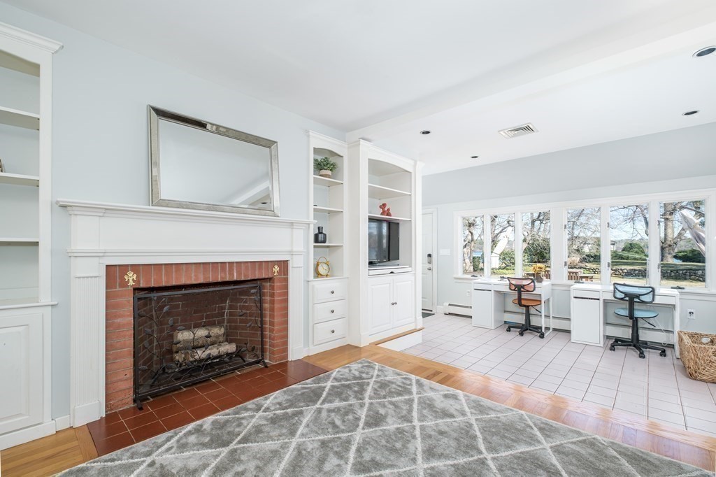 84 Locksley Road Lynnfield, MA 01940 - Photo 8 of 33 Gallery Image 8